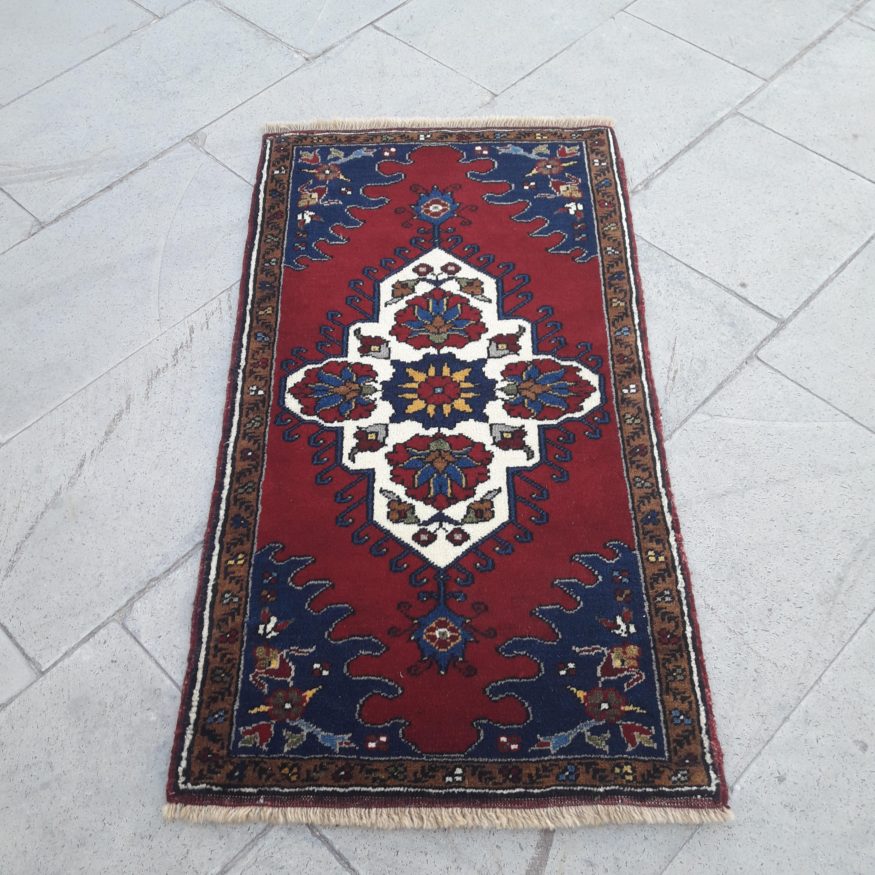 2x3 BadezimmerTeppich Kleiner Teppich Badeteppich Dunkelrot | Etsy