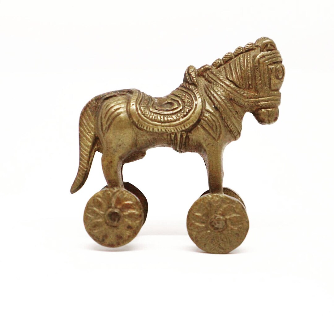 アンティークな真鍮製の車輪付き馬のおもちゃ：ヴィンテージのインド