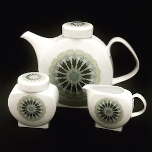 Coffee pot or teapot art deco Melitta Budapest sugar bowl  creamer Vintage 70s Art Deco style white green German porcelain Bauhaus Style