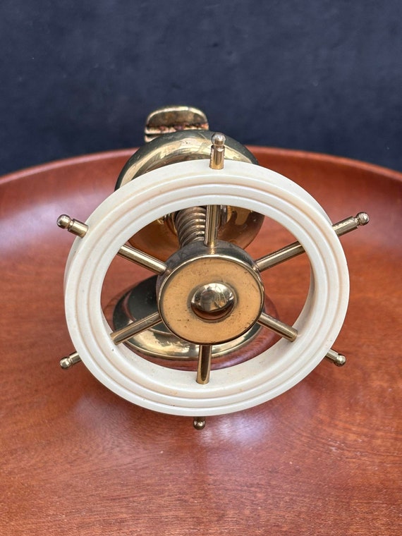 真鍮くるみ割】Brass Ships Wheel Nutcracker