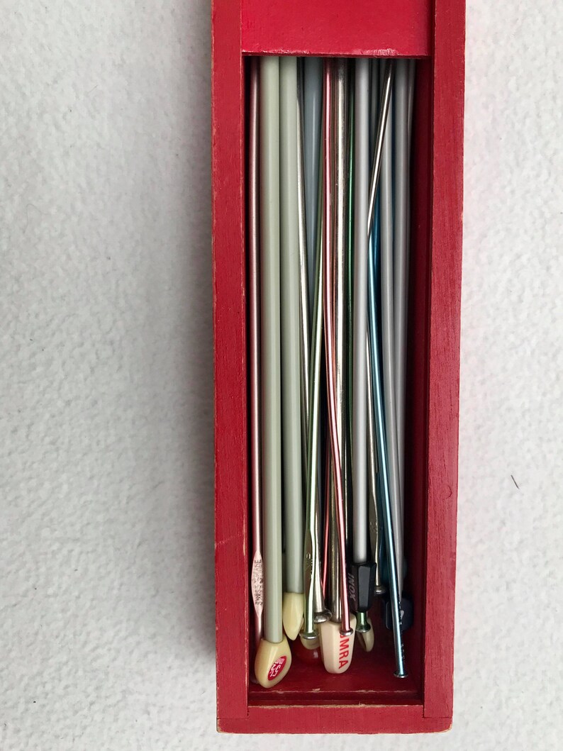 Vintage Knitting Needle Box Red Needles Vintage Wooden Pencil Etsy