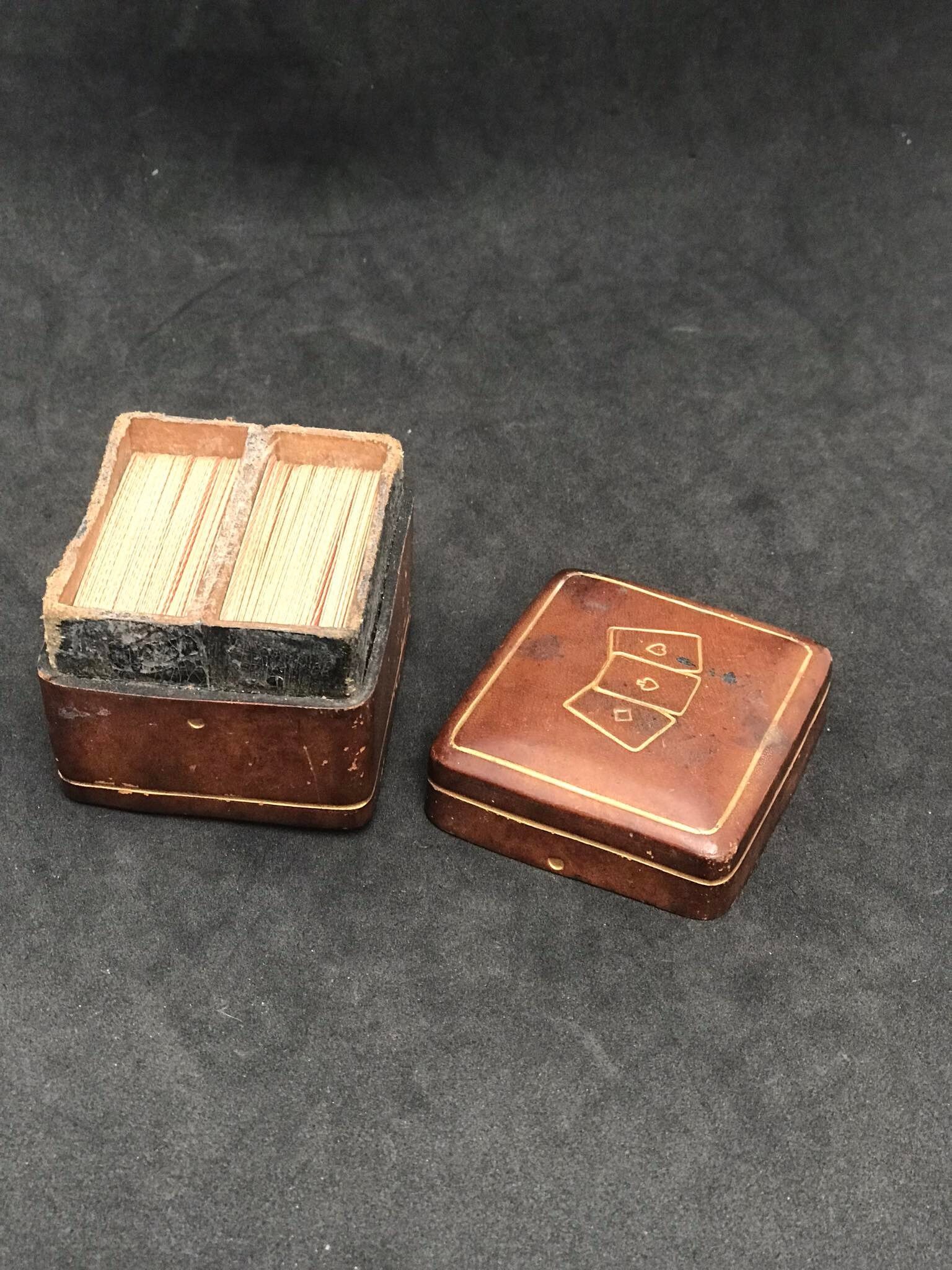 Boîte ancienne en cuir et feuille d'or Florence Italy Genuine