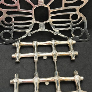 Trivet metal lot de 2 trivets vintage, 1 bamboo Tramontina 1 butterfly San Marco adjustable trivet image 5