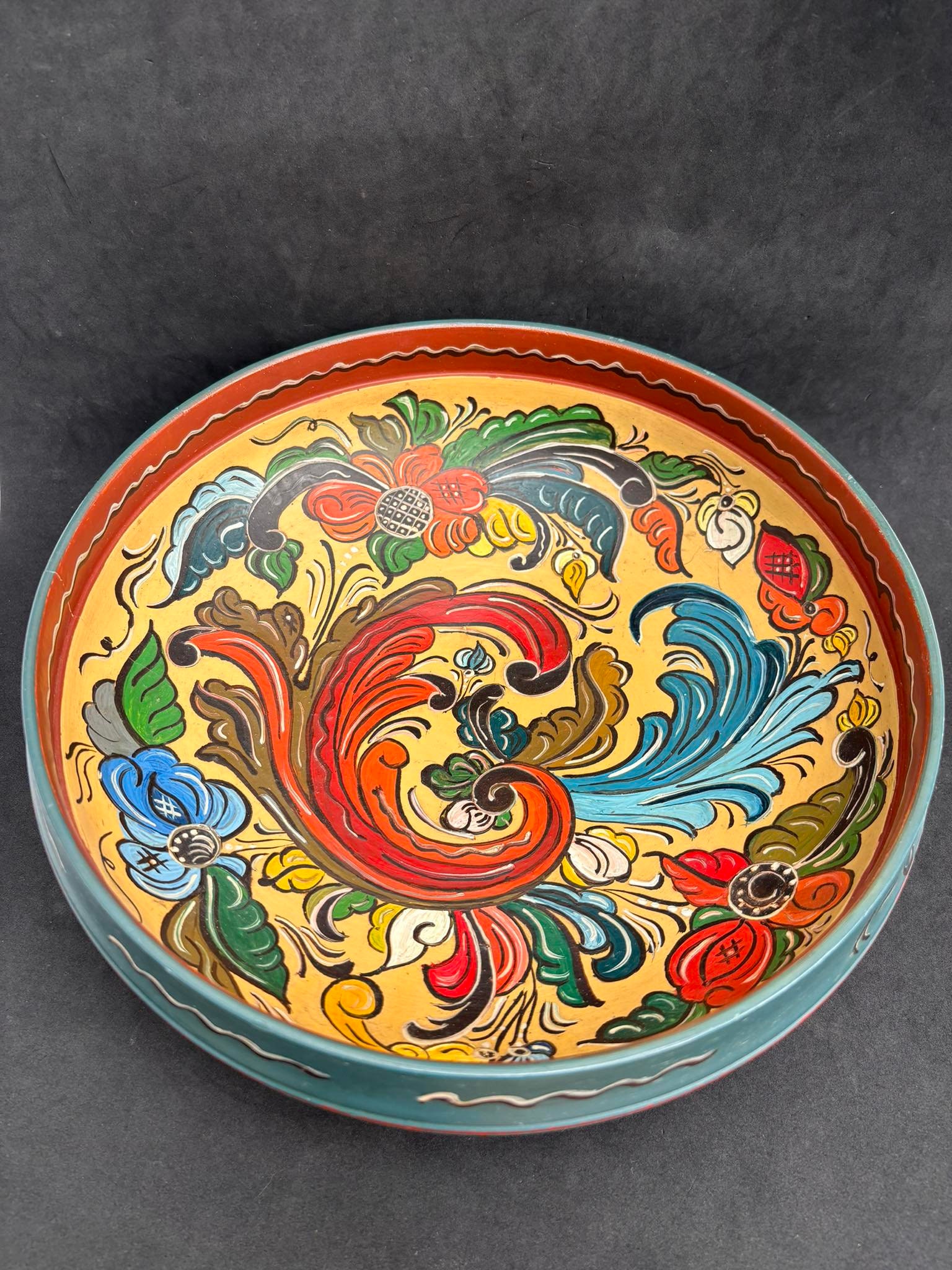 ヴィンテージ ノルウェー ローズマリング ボウル: 手彫りの花の民芸