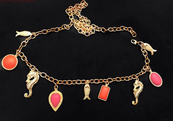 VINTAGE Gold Tone Tropical Angel Fish Chain Belt Metal Cinch Waist Lobster Clasp Vintage 1980s Givenchy Gold Toned Chain Belt Fish Tail Links  main image 4
