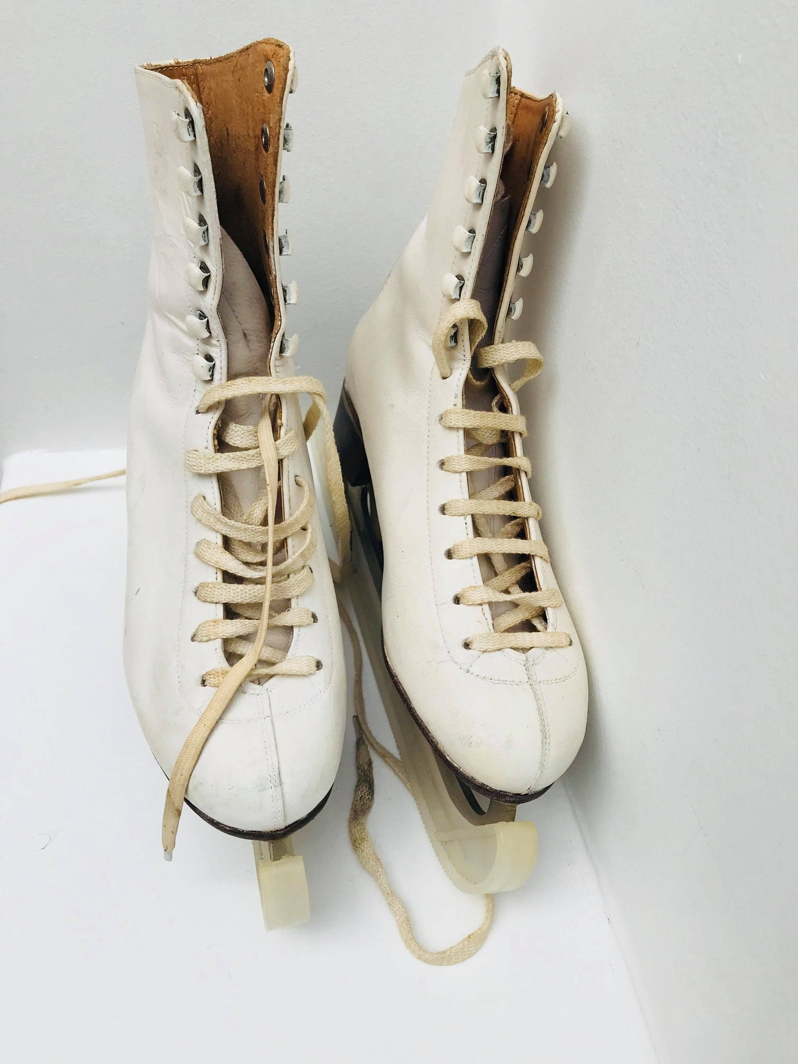 Vintage women ice skates white leather size 4 1/2 375 shoes Etsy