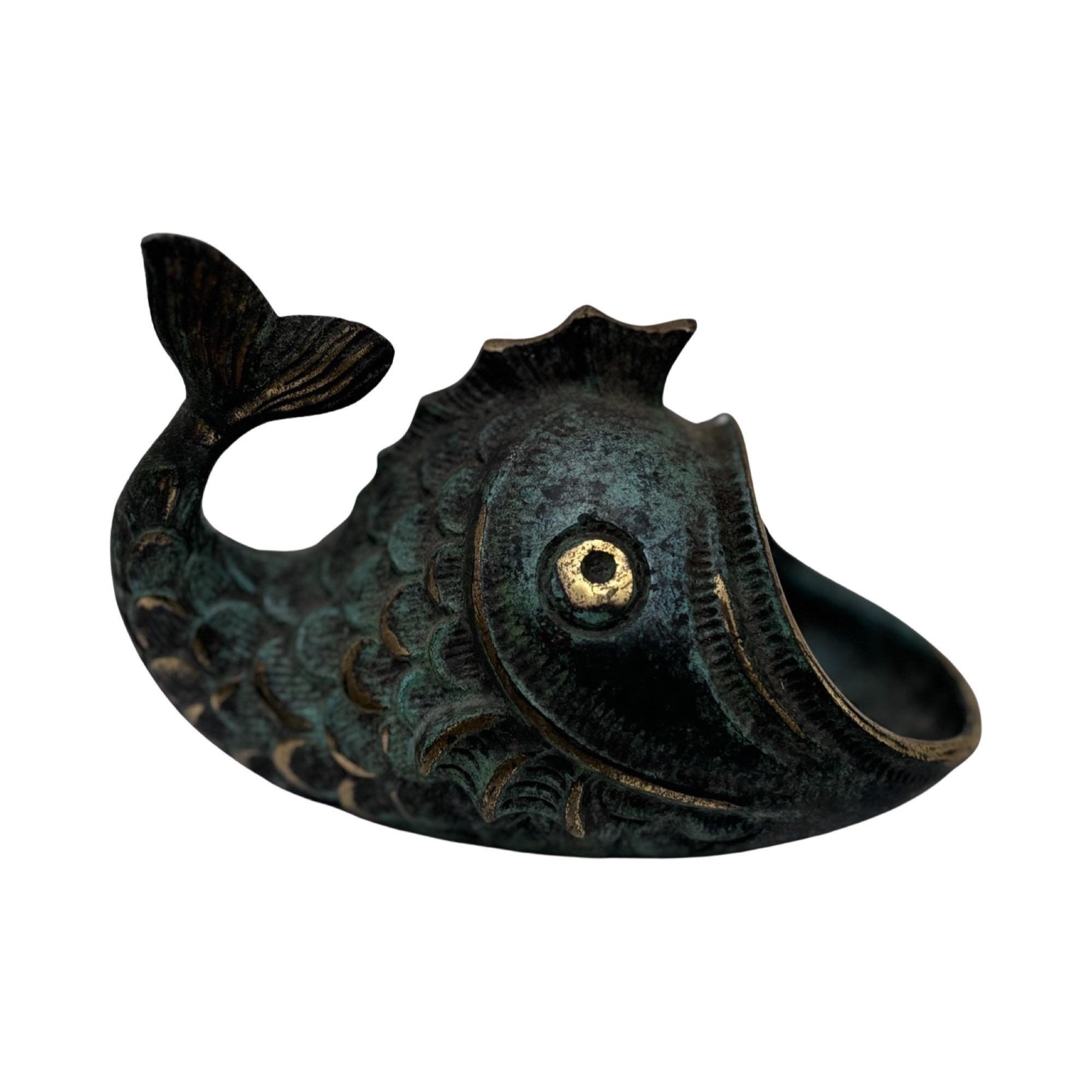 ウォルターボッセ 真鍮 魚 灰皿 ビンテージ ミッドセンチュリー インテリア雑貨 ウォルター・ボッセ作とされる真鍮製の魚型灰皿：ミッドセンチュリー
