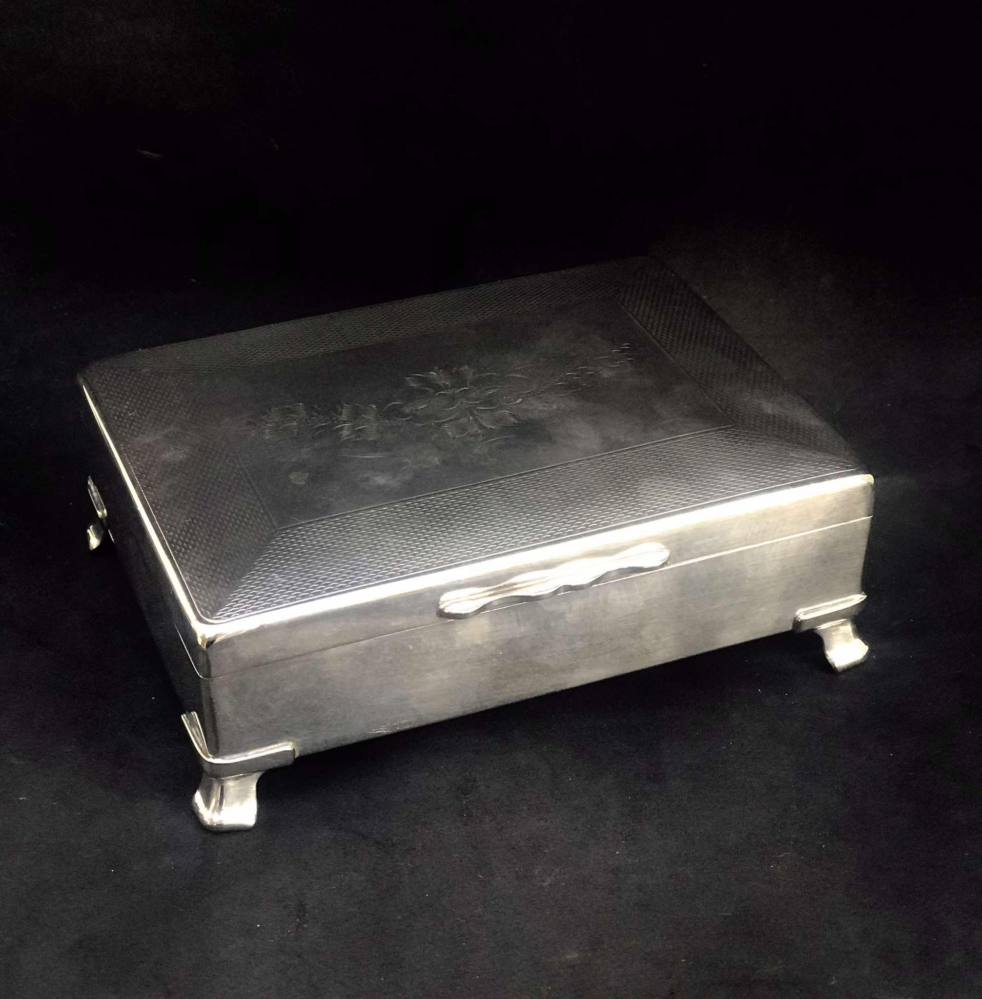 aristocrat silver plated cigarette box Aristocrat Cigarette