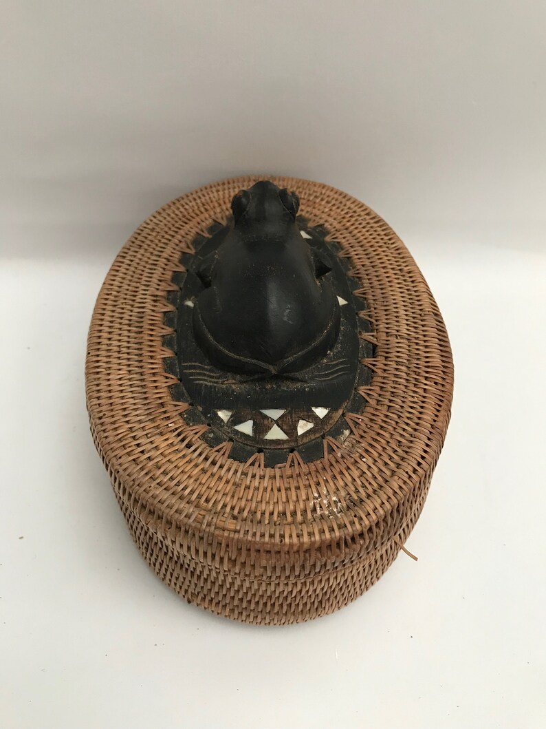 Basket with lid Rare Lombok Indonesia Woven Basket/Trinket | Etsy