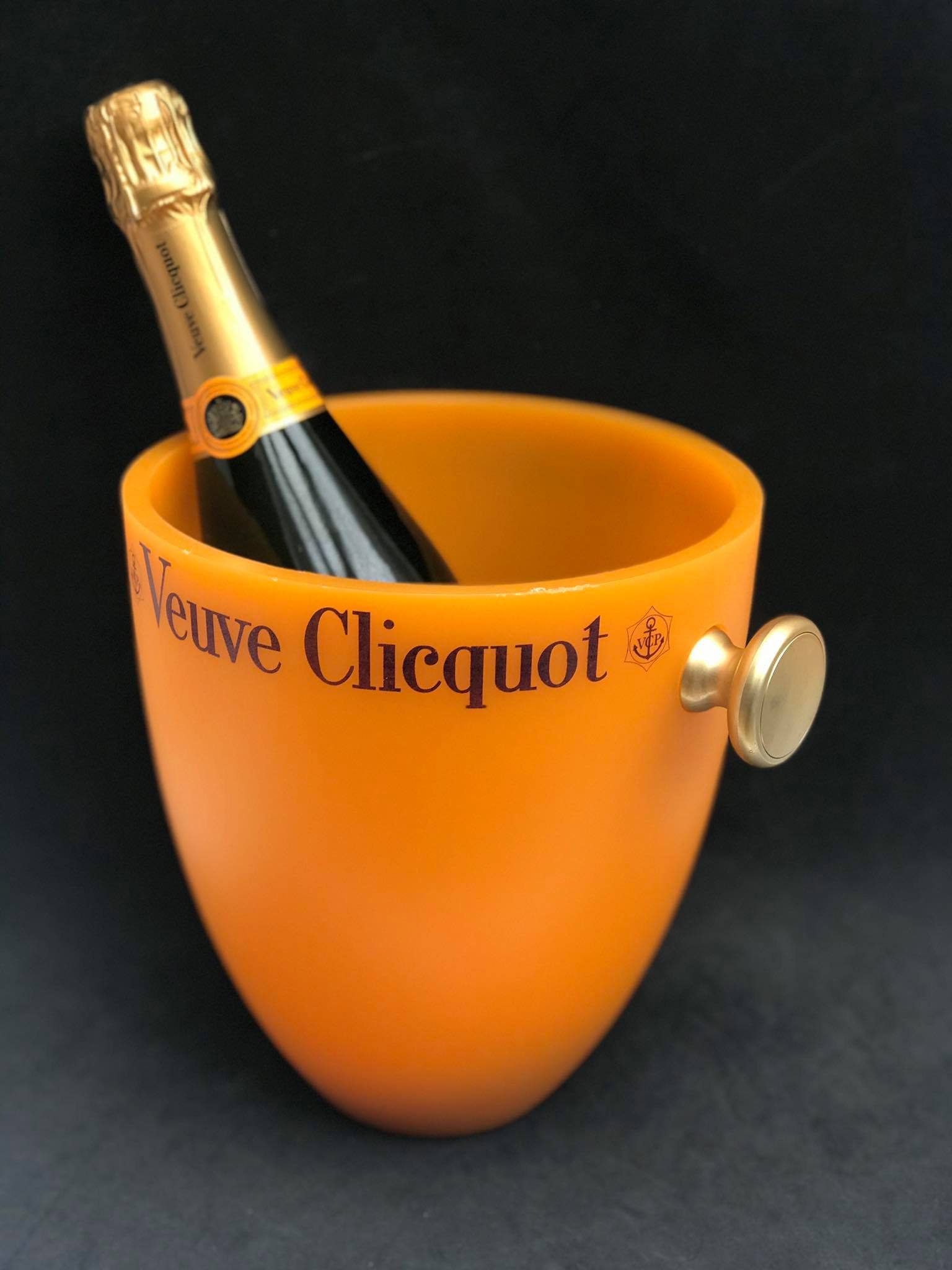 ブーブクリコ　シャンパンクーラー　アイスバケツ Amazon.co.jp: veuve clicquot ヴーヴクリコ 大型 シャンパン