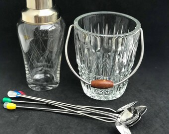 Juego de coctelera de cristal de mediados de siglo: cubo de hielo y cucharas