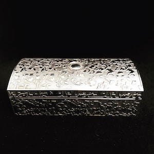 Trinket Silver plated Box Jewlery Collectible collectible Vintage 60s England  rings neckless gift for her girl gift desk dresser decor