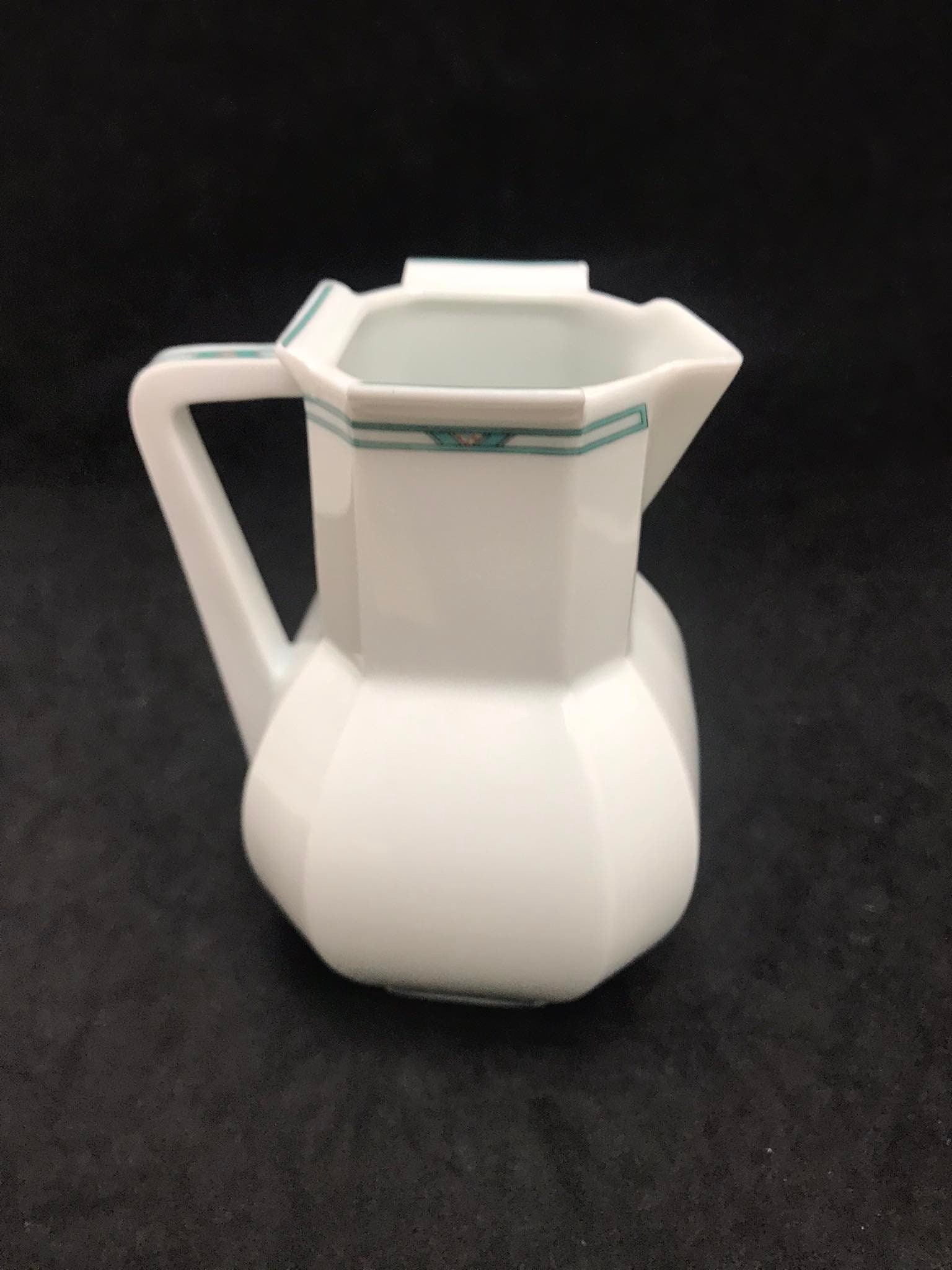 Porcelain Bernardaud Limoges creamer Milk jar Paul Poiret Années 30s discontinued replacement white Art Deco