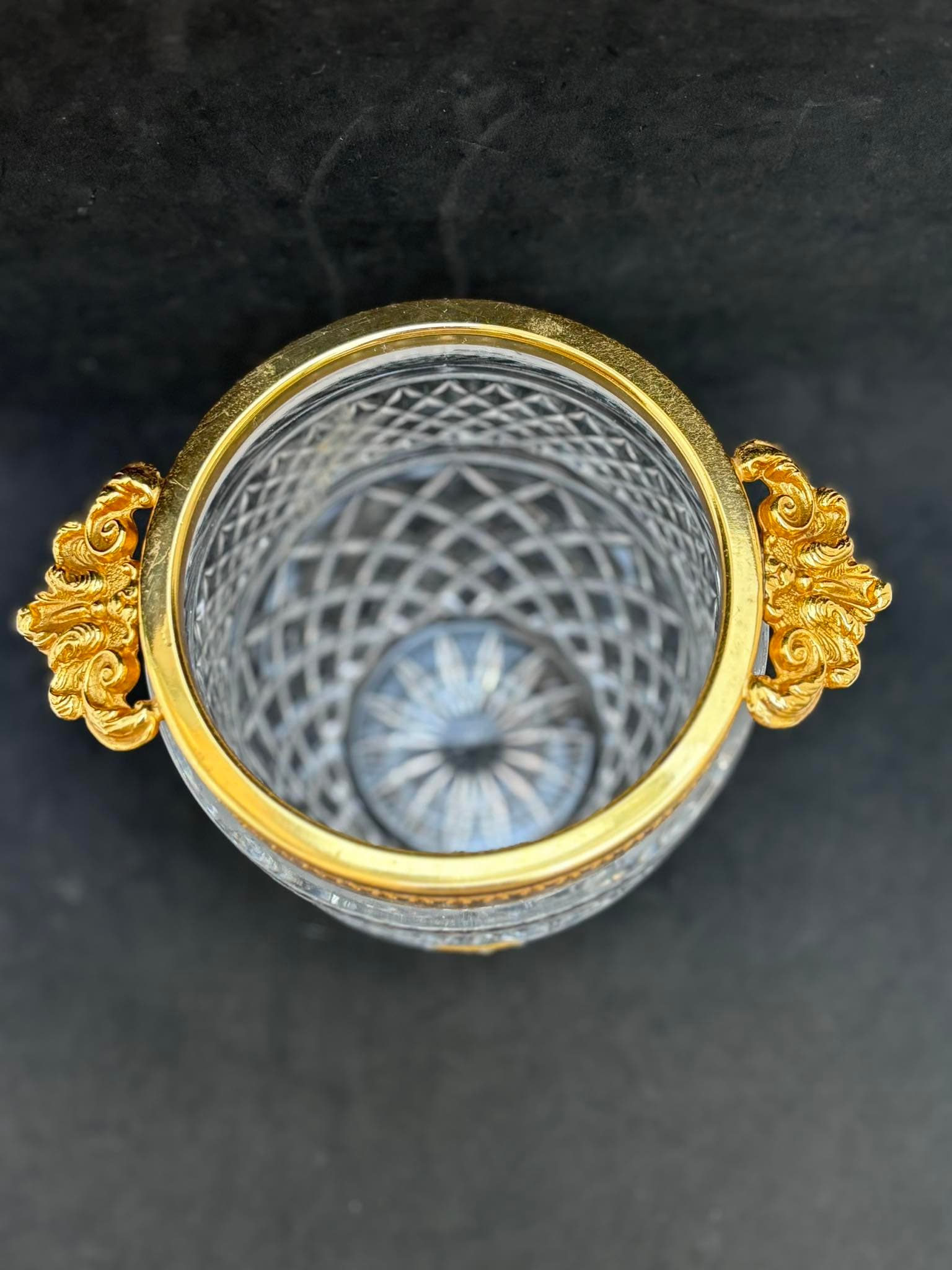 Seau à glaçons / glace ancien en verre et anse poignée ne métal torsadé doré - Arts de la table