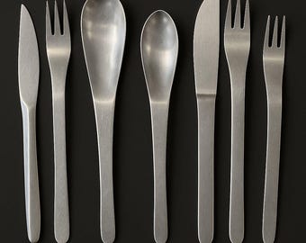 Vintage bestekset uit de jaren 70 van geborsteld roestvrij staal – modernistische vorken met drie tanden, servies voor 6 inch