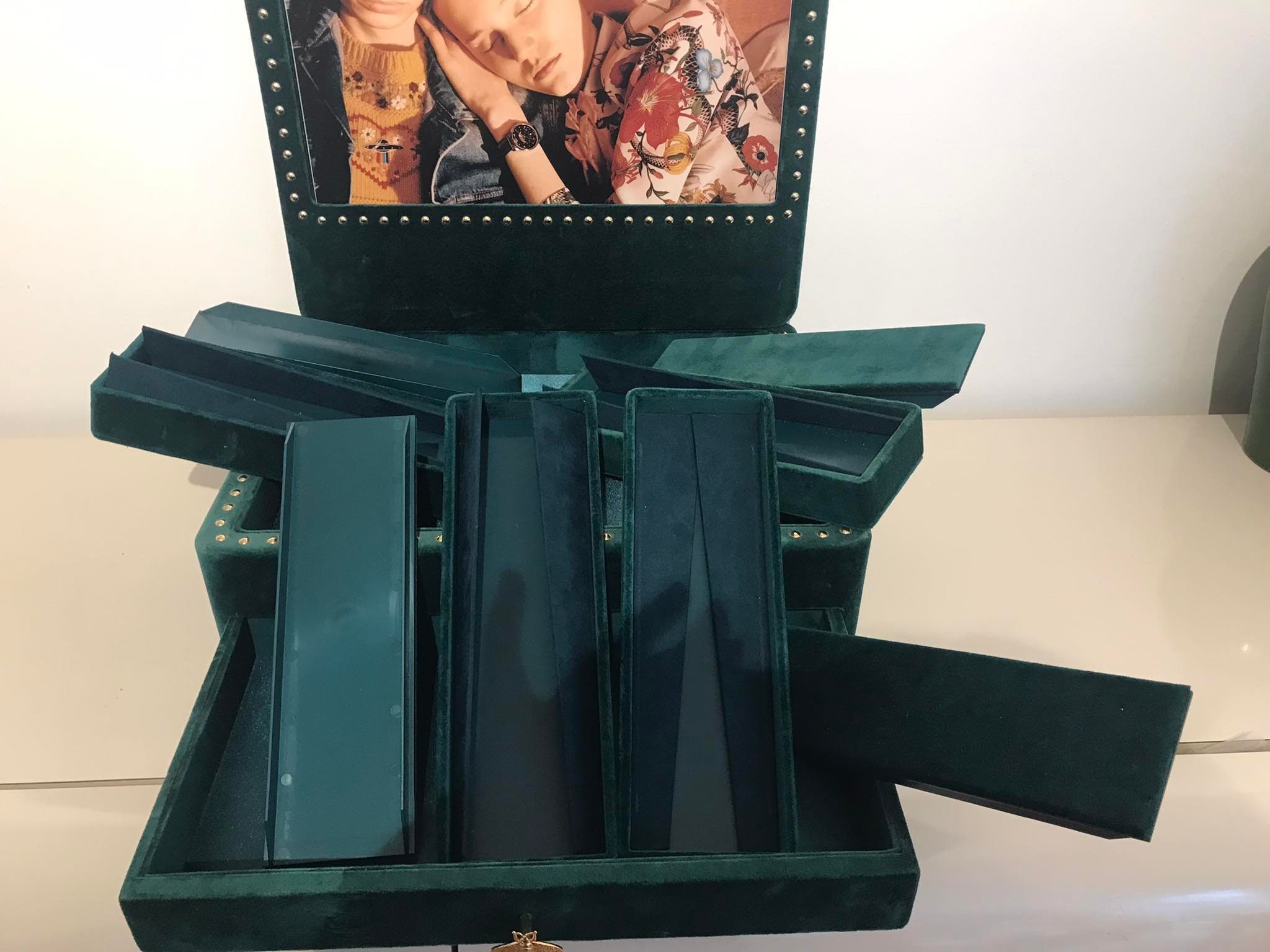 Original Gucci Watch Jewellery Shop Display Green Store Original Gucci Watch Jewellery Shop Display Green Store