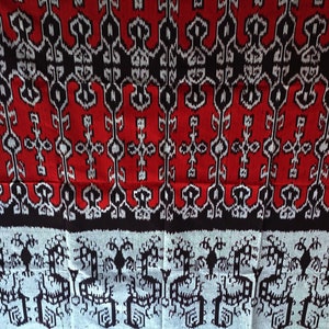 Handwoven Sumba Ikat Fabric: Dragon Motif, Tribal Home Decor (47.24 X 94.48 IN)