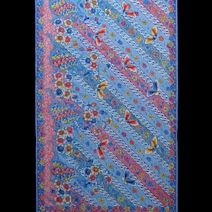 Op de afbeelding: Een rustiek houten bord met de handgeschreven tekst "Welcome to our home". Het rechthoekige bord heeft een verweerde afwerking en een eenvoudig, uitnodigend ontwerp. Geschikt voor binnen of buiten.