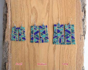 Turquoise Royal Blue Gold Beaded Fringe Earrings, Small Abstract Rectangular Asymmetrical Geometric Ombre Dangle Artisan Beaded Earrings