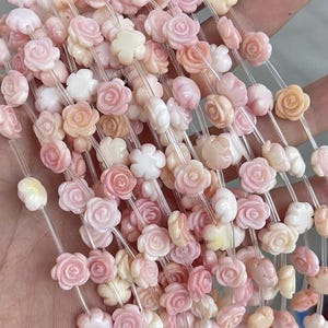 Cuentas de flor de rosa tallada de concha reina rosa de 10 mm/2 piezas