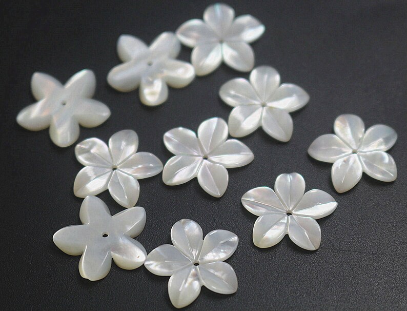 15mm White Shell Flower bead Natural MOP Shell Flower beads,hand carved flower beads,100pcs