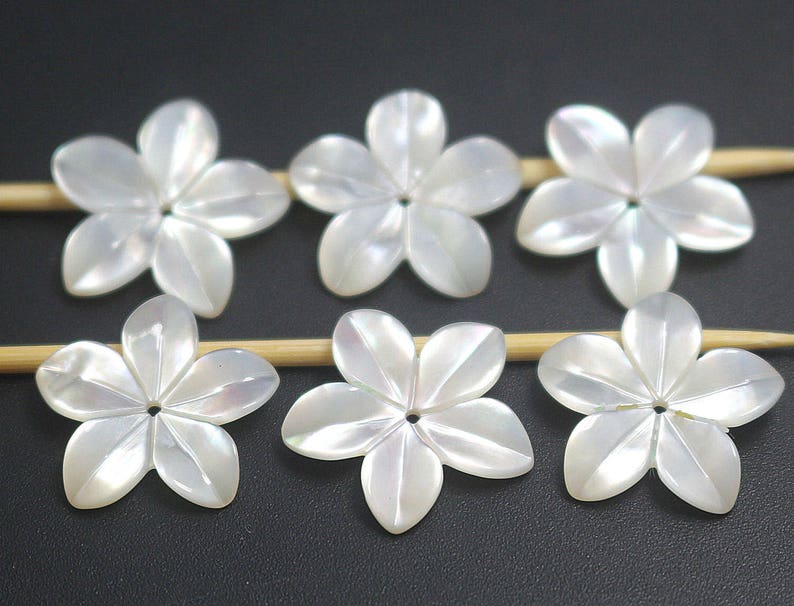 15mm White Shell Flower bead Natural MOP Shell Flower beads,hand carved flower beads,100pcs