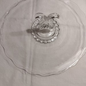 Vintage helderglazen sandwichbakje met middenhandvat