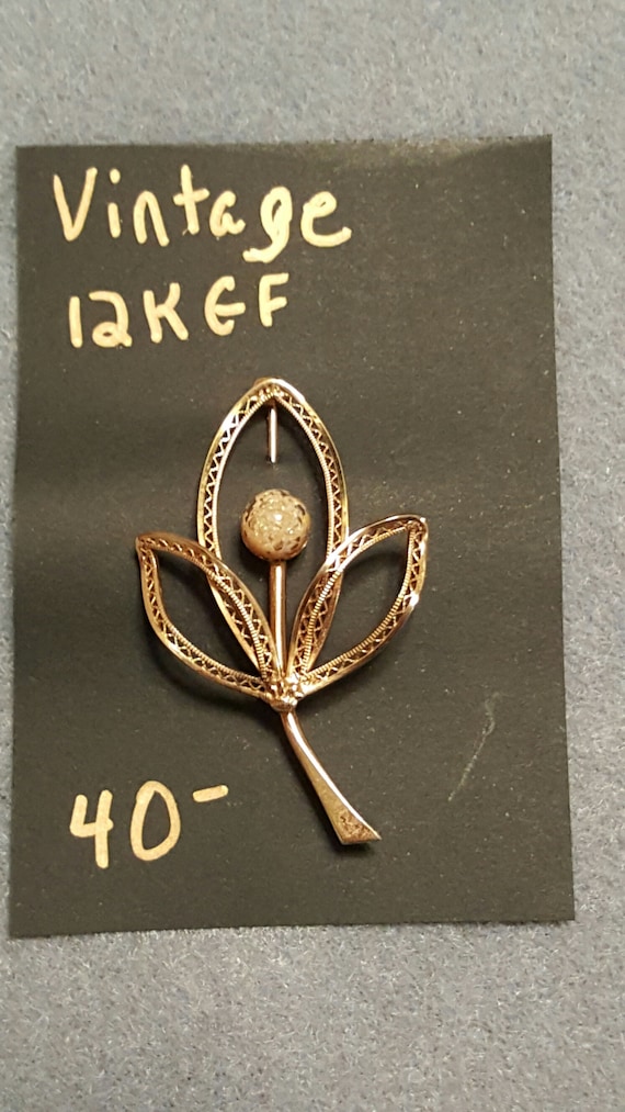 Vintage 12K Gold Filled Leaf Brooch