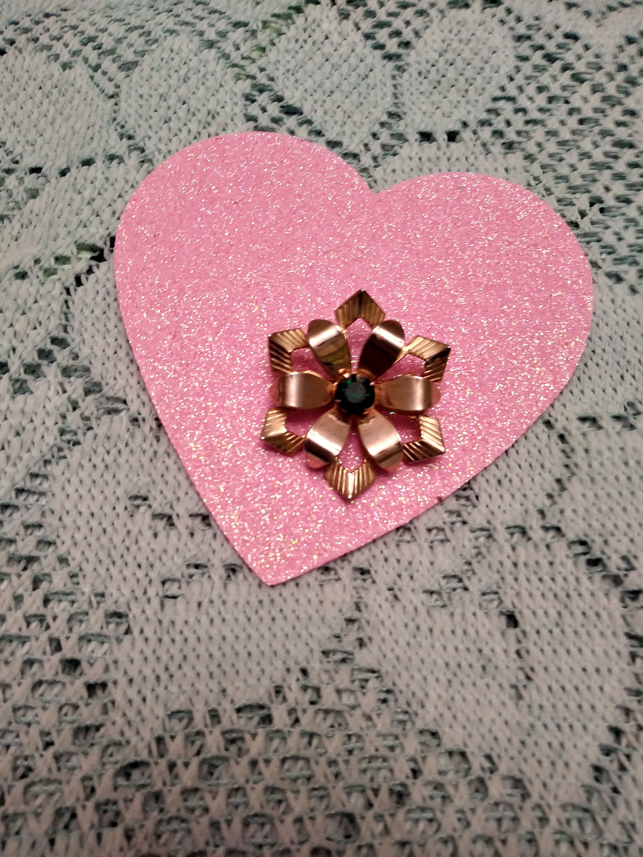 Broche Vintage Alliage Doré - Pierres Rouges, Grises Et Vertes - Bijou Ancien