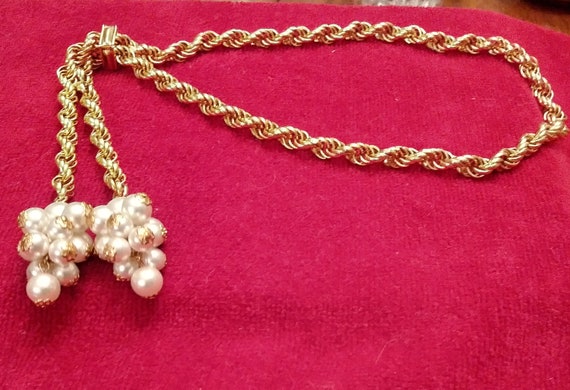 Vintage Goldtone and Pearl Necklace - image 2