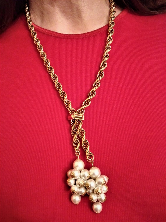 Vintage Goldtone and Pearl Necklace - image 3