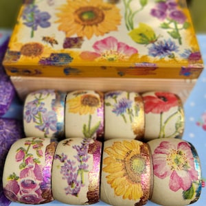 SERVILLETAS DE FLORES en caja, juego de 8 servilleteros rústicos de madera, decoración de mesa con ambiente floral, decoración de mesa con flores mixtas