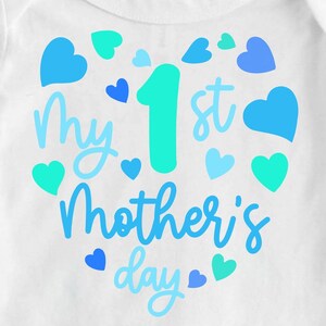Meu primeiro dia das mães SVG PNG EPS, arquivos de corte de recém-nascidos para Cricut, Baby Svg, design de camisa de menino, arquivos de corte de vinil do primeiro dia das mães citam svg