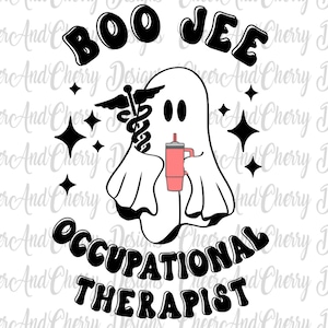 Puede incluir: Ilustración de un fantasma blanco con las palabras "BOO JEE" arriba y "OCCUPATIONAL THERAPIST" abajo. El fantasma sostiene un vaso rosa y un símbolo médico. También se incluyen estrellas negras y texto.