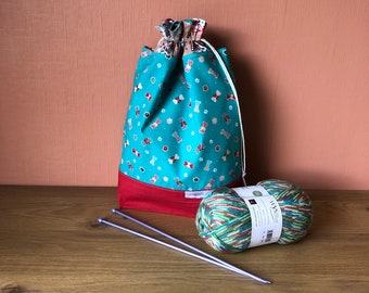 PATTERN-Reversible drawstring bag sewing pattern. Fat quarter friendly pattern. PDF photo tutorial and full written instructions.