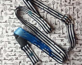 Cordón bandolera destartalado