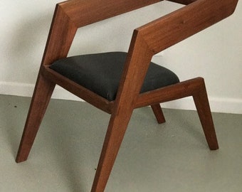 Ultra Modern Chair