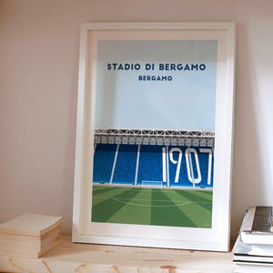 Stampa di calcio Atalanta Stadio di Bergamo - Arte murale illustrata minimalista, poster di calcio regalo, opzione con cornice in legno, scelta di testo personalizzato