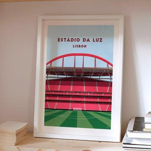 Plakat piłkarski Benfica Estádio da Luz – nowoczesna ilustrowana sztuka ścienna, prezent z plakatem piłkarskim, opcja oprawy w drewnianą ramę, możliwość wyboru spersonalizowanego tekstu