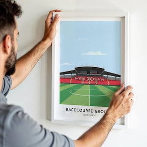 Póster del estadio de fútbol de Wrexham, ilustración del hipódromo STōK, arte mural de fútbol Y Cae Ras, con o sin marco (tamaño A4, A3, A2, A1)