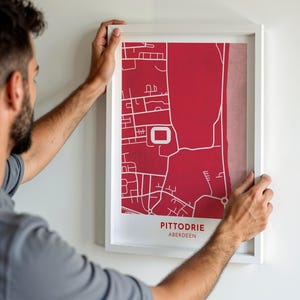 Impression de carte de l'Aberdeen FC, affiche illustrée du stade de football Pittodrie, oeuvre d'art sans cadre ou encadrée pour les fans de sport, photo de football écossais