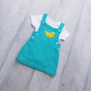 Baby Chick Aran Stickad Pinafore, pdf stickmönster, 0-3 år bild 7