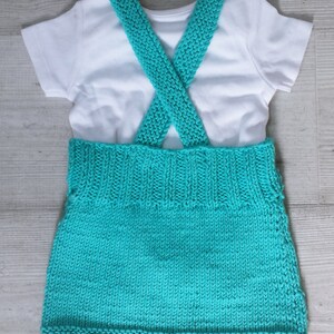 Baby Chick Aran Stickad Pinafore, pdf stickmönster, 0-3 år bild 5