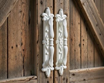 2 tiradores de hierro fundido blanco con diseño de flor de lis - Tiradores para puertas de granero estilo shabby chic - Herrajes rústicos desgastados - Decoración rústica