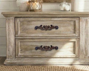 Zestaw 2 żeliwnych uchwytów do szuflad 6,25”, rustykalne uchwyty do szafek w stylu farmhouse, odległość między środkami 3,25”, w zestawie śruby