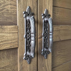2 Cast Iron Fleur De Lis Handles - Ornate Barn Door Pulls - Vintage French Country Hardware - Decorative Gate Handles