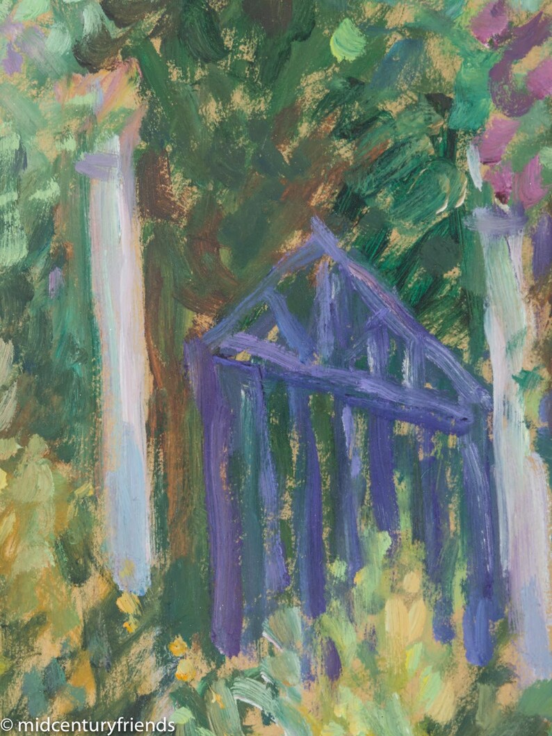 Puede incluir: Una pintura de una puerta morada en un entorno de jard&iacute;n. La puerta est&aacute; hecha de tablones verticales y tiene un dise&ntilde;o simple. El fondo es un desenfoque de follaje verde y amarillo.