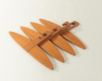 Perchas de ropa vintage de los años 60