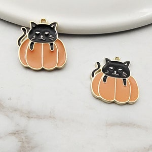 Halloween crafting charm,  Halloween Planner Charm,  Halloween black cat charm pendant, Enamel Halloween pendant