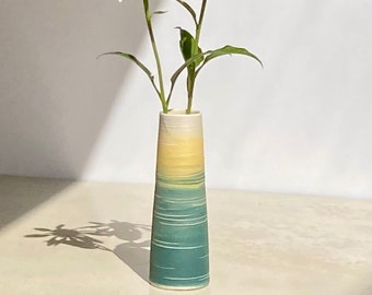 Green Aurora Stem Vase